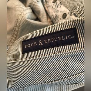Rock and republic size 4 womens jeans.